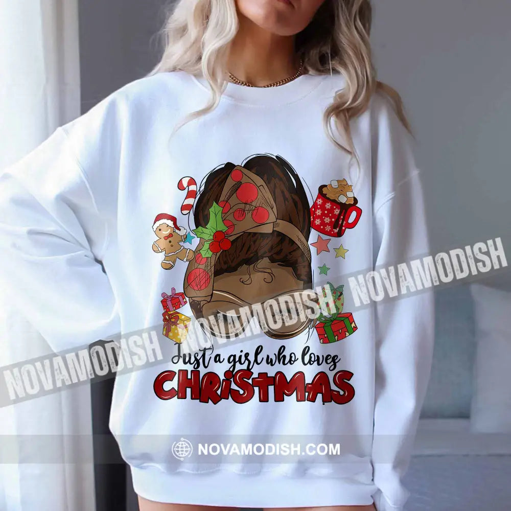 Woman T-Shirt A Girl Who Loves Christmas Christmas Hoodie Gift For T-Shirt