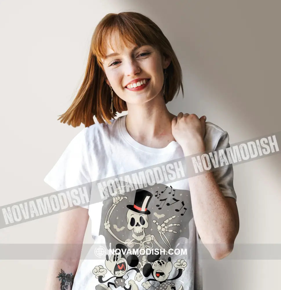 Woman T-Shirt Halloween Skele-Ton Screams T-Shirt